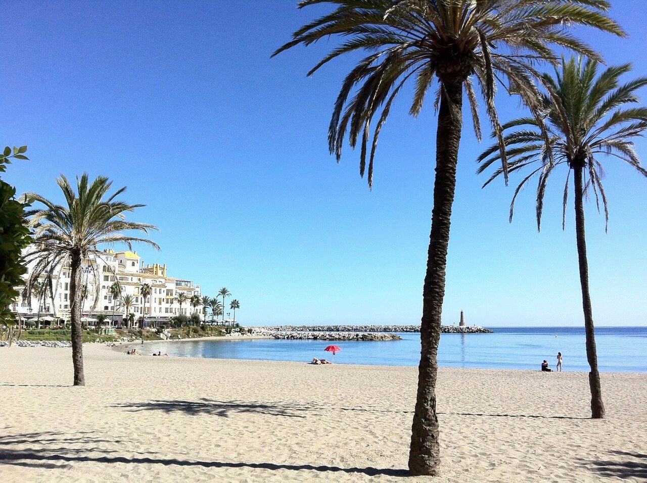 Foto de Nueva Andalucía por @baseline_wikimedia
