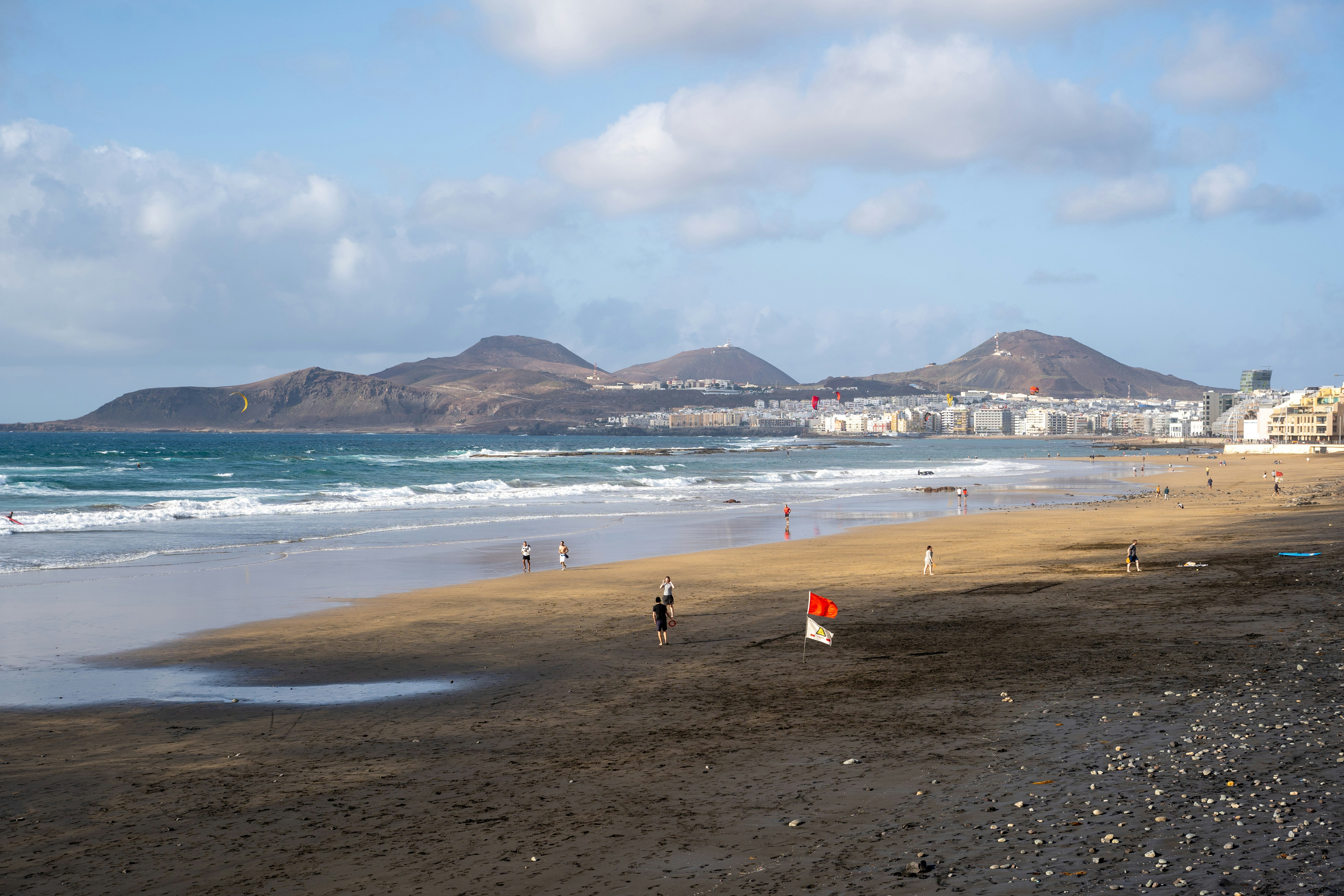 Foto de Las Canteras por @baseline_unsplash