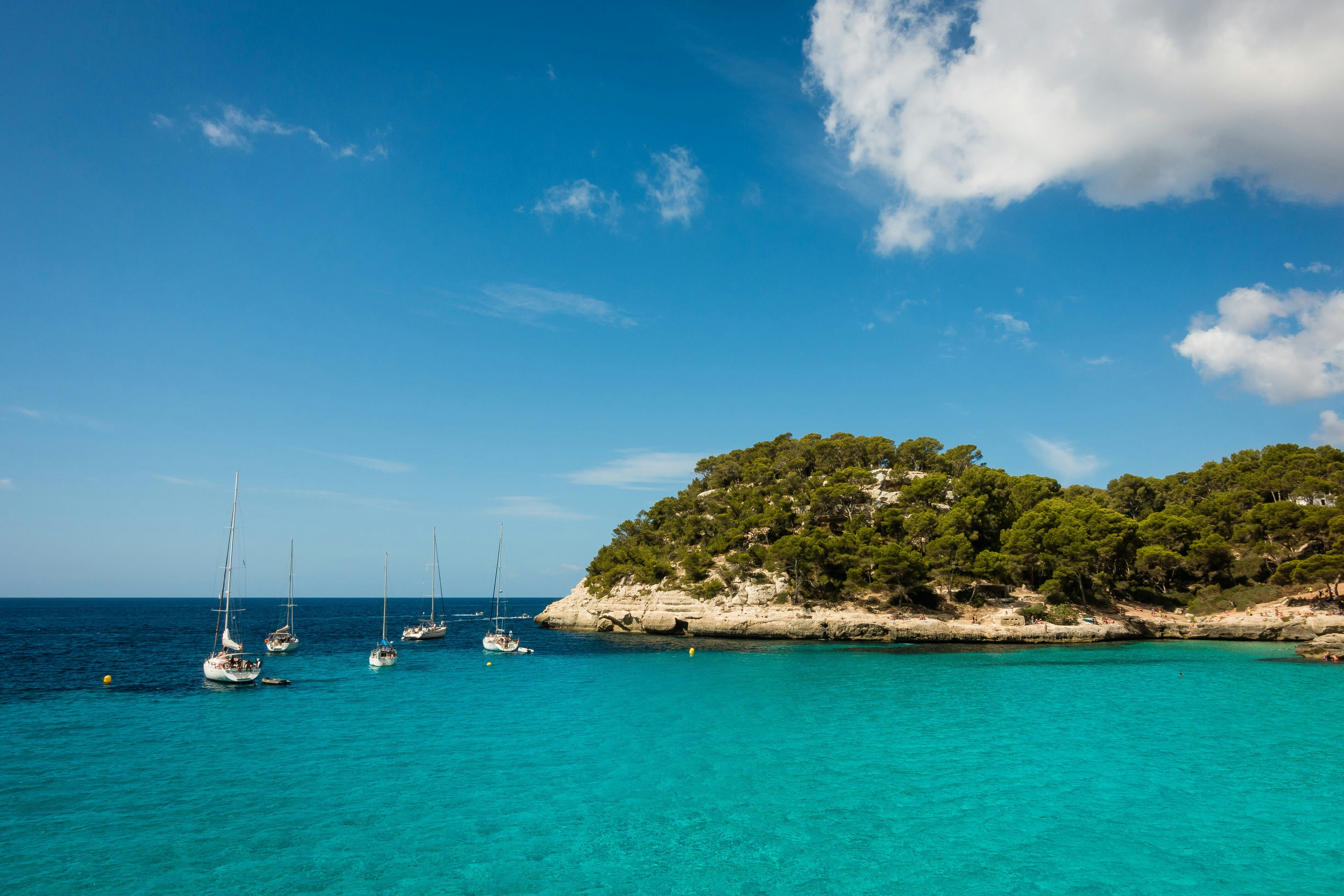 Foto de Cala Mitjana por @baseline_unsplash