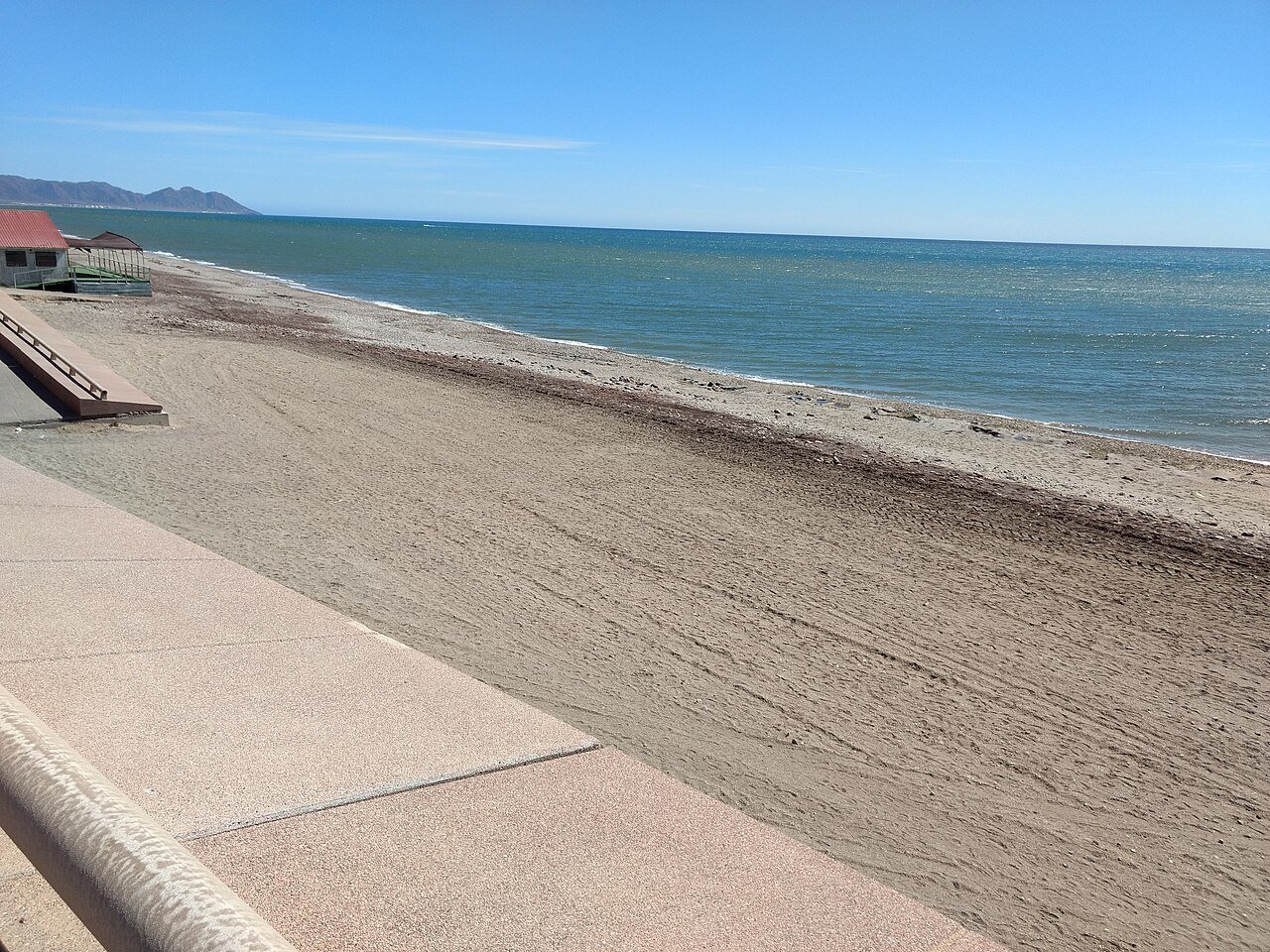 Foto de El Toyo por @baseline_wikimedia