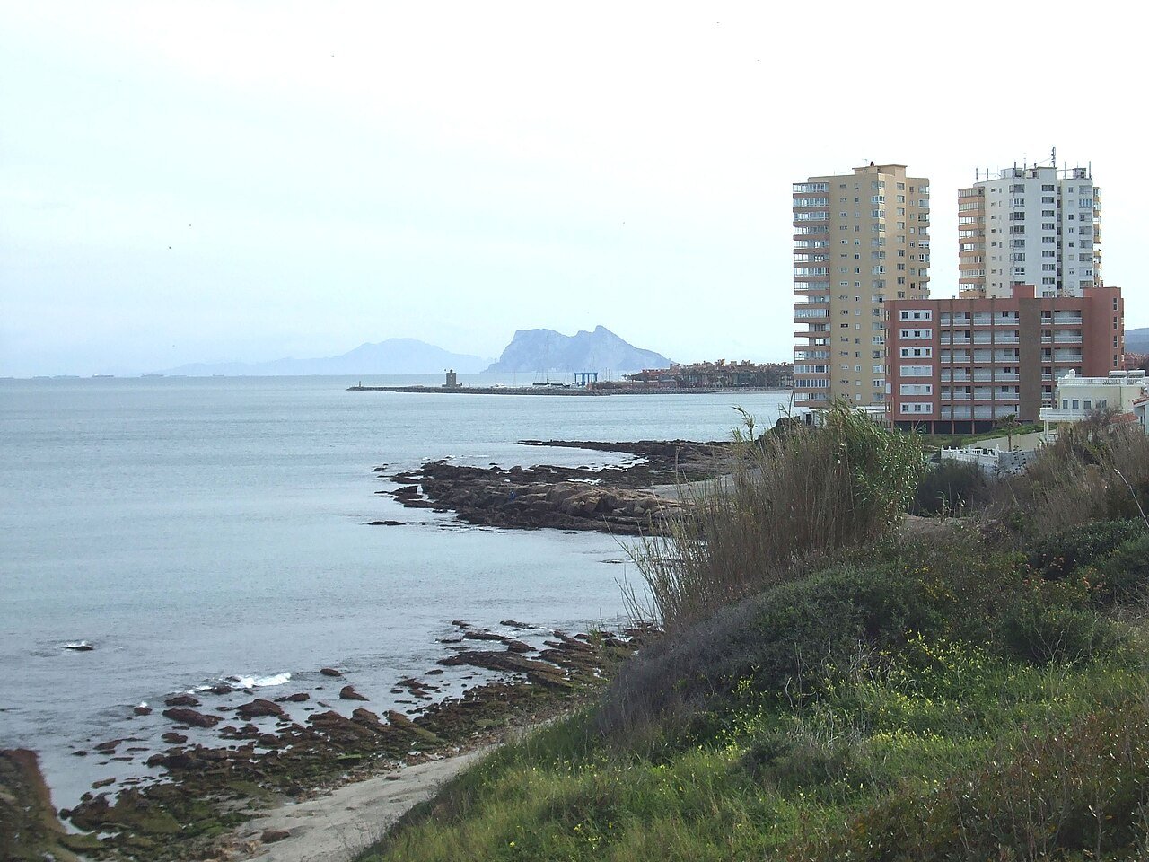 Foto de Torreguadiaro por @baseline_wikimedia