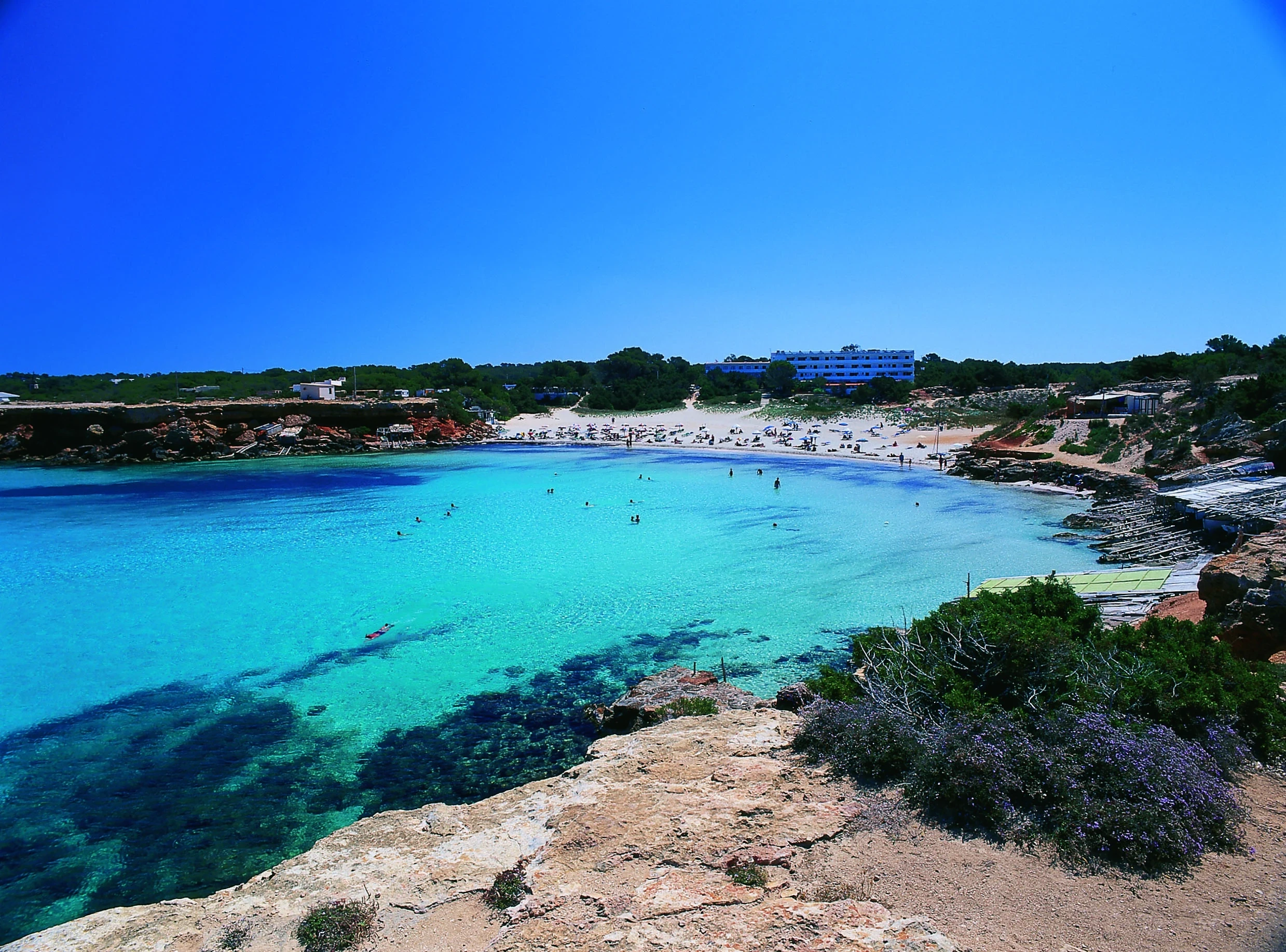 Foto de Cala Saona por 📸 © Turespaña
Fuente: tourspain.es