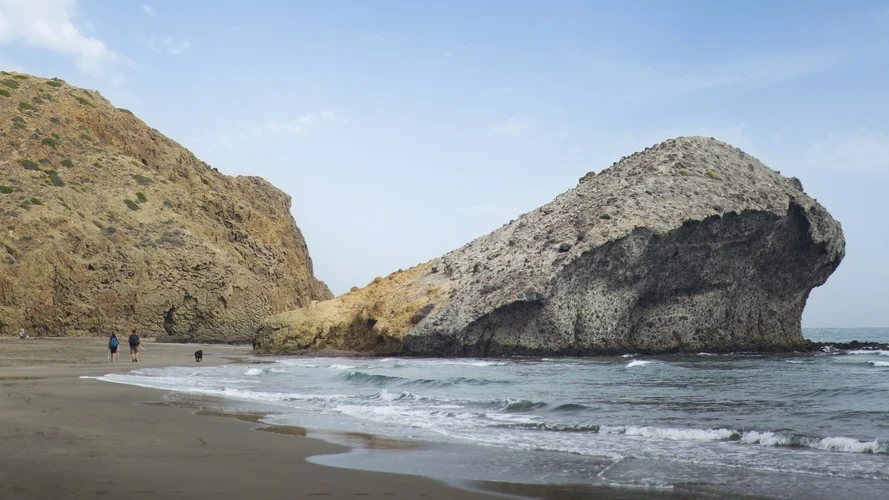 Foto de Cala De Mónsul por 📸 © TURISMO ANDALUZ
Fuente: andalucia.org