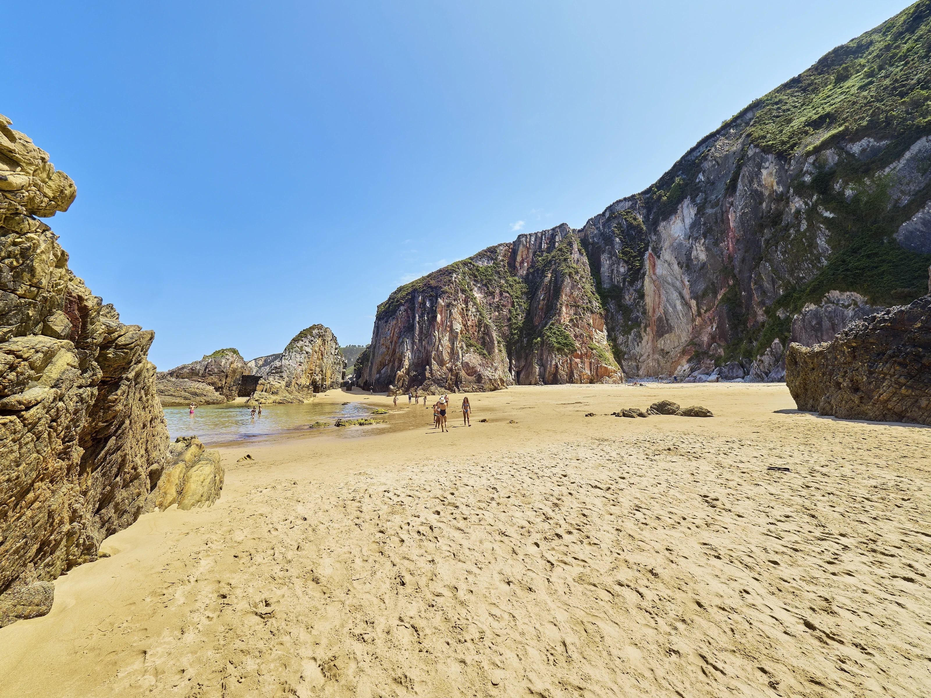 Foto de La Franca por 📸 Juan de Tury - Turismo Asturias