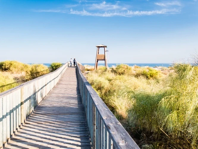 Foto de La Antilla por 📸 © TURISMO ANDALUZ
Fuente: andalucia.org